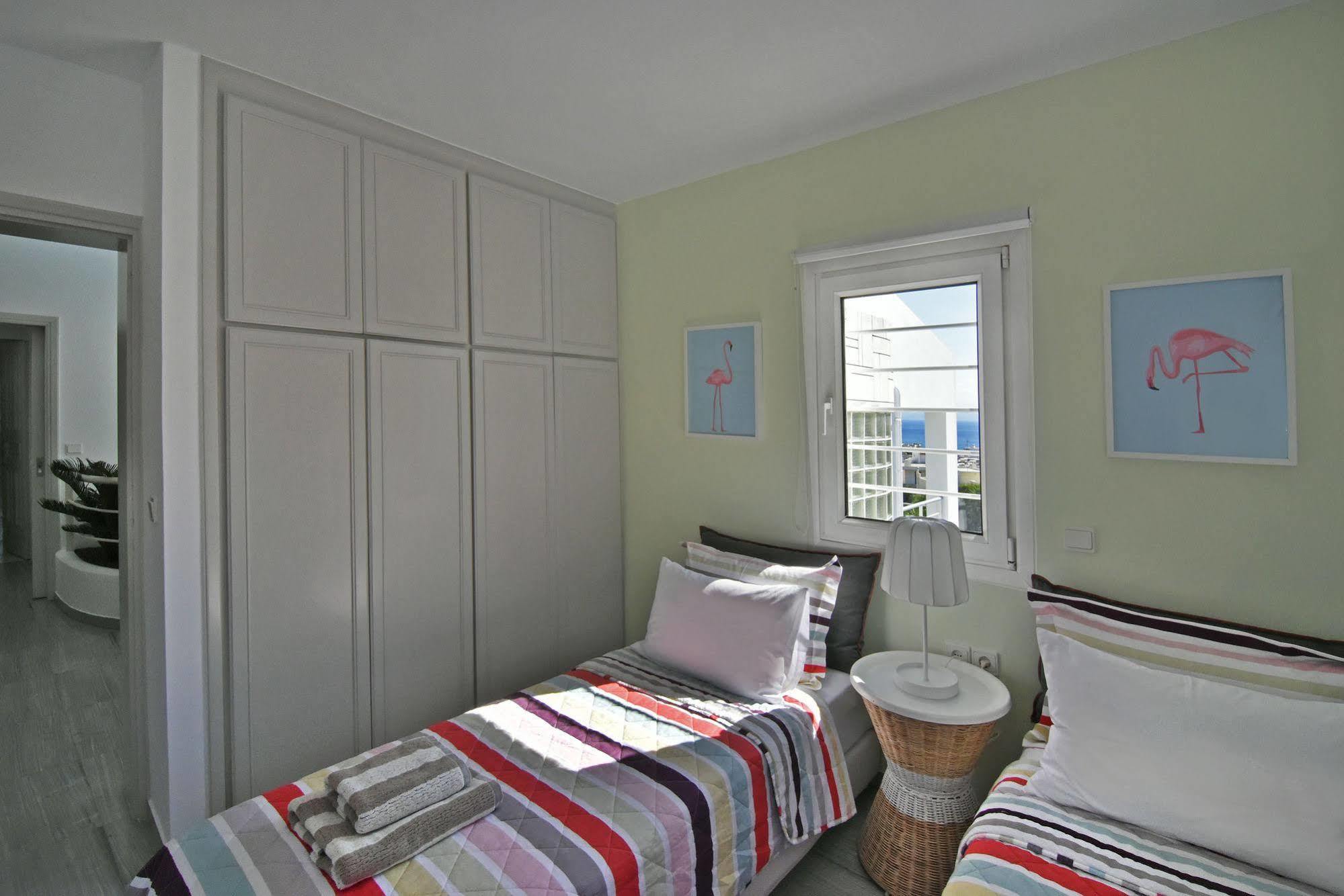Coconut Villa Alimos Екстериор снимка